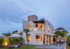 Private pool view 3 bed beachfront brand new stylish villa