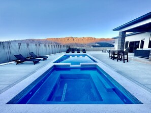 10 Person Hot Tub