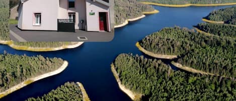 lac de pierre percée à 3 km du gîte de rarounette 