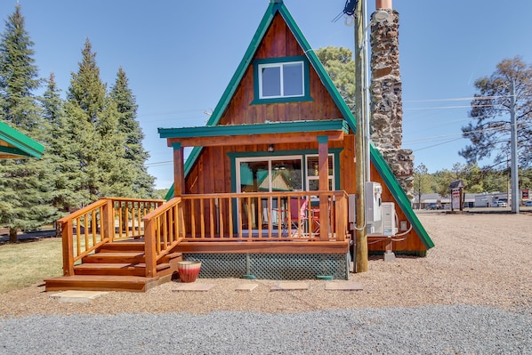 Pinetop-Lakeside Vacation Rental | 1BR | 1BA | 800 Sq Ft | Stairs Required