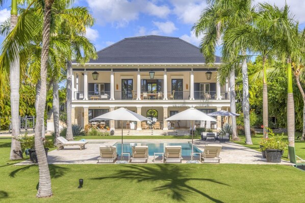 Villa Serenity - Exceptional Beach Villa (4028)