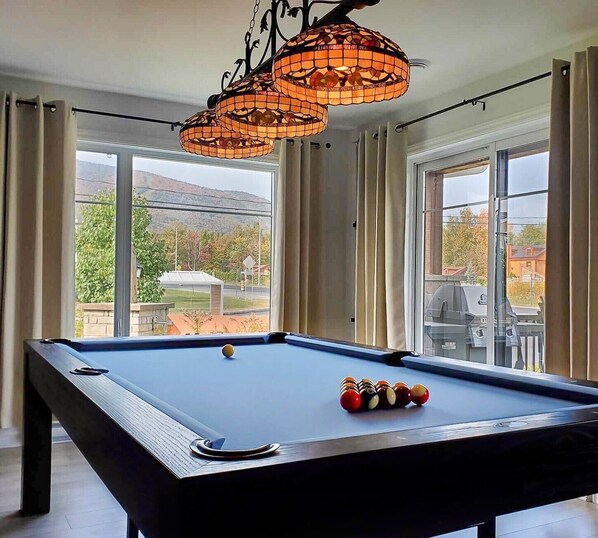 Table de billard avec vue