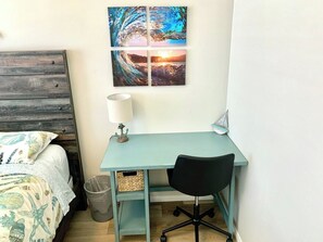 Cute work space!