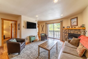 Living room with porch, pellet stove