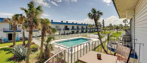 Ormond Beach Vacation Rental | 2BR | 2BA | 1,184 Sq Ft | Stairs Required