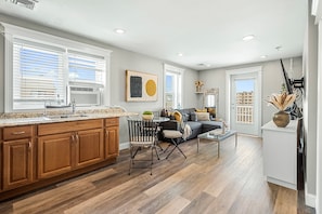 Kitchen / Dinning Room