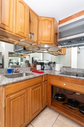 Fully equipped kitchen for all your cooking needs