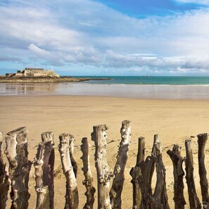 Plage du sillon
3 mn à pieds de la maison