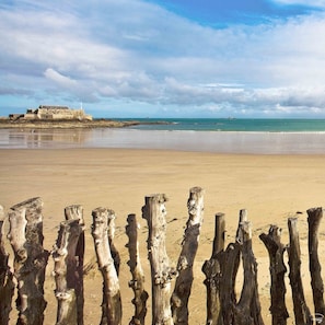 Plage du sillon
3 mn à pieds de la maison