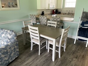 Dining Room/Breakfast Bar