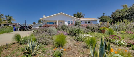 Oceanside Vacation Rental | 3BR | 2BA | 1,900 Sq Ft | Steps Required