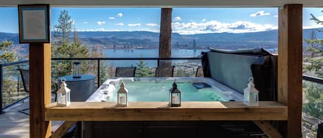 Hot tub with sit up bar!