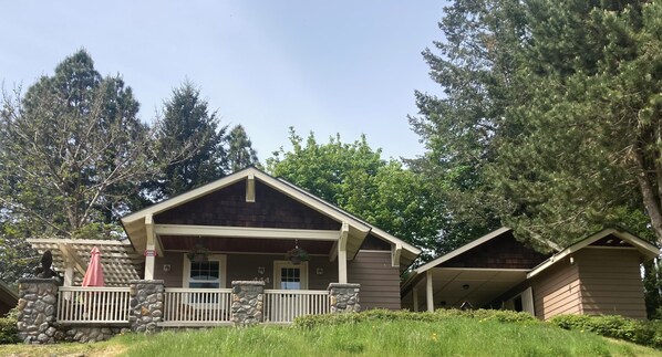 Street view of The Elkton Cottage