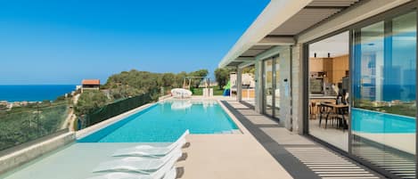 Seamless indoor and outdoor connection!