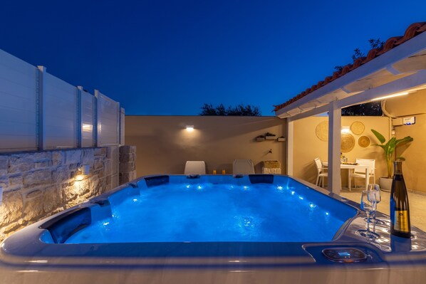 Private hot tub