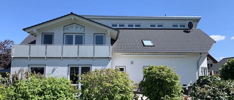 Haus Sonnenschein / Hinten / Garten 