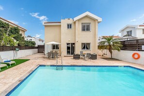 Villa Sunnyside Mandali by Ezoria Villas (10816)