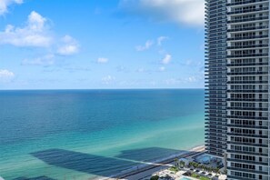 Ocean View 2 bed 23rd floor Miami (5565)