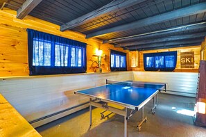 Ping pong table