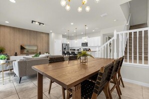 8924SdyneyAve(5)