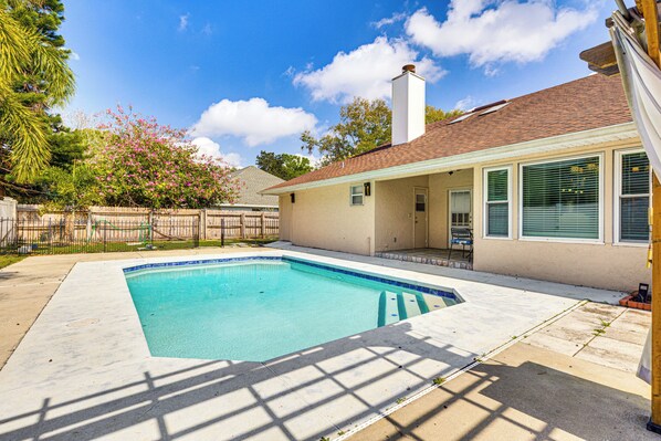 Orlando Vacation Rental | 4BR | 3BA | 2,750 Sq Ft | 1 Step to Enter