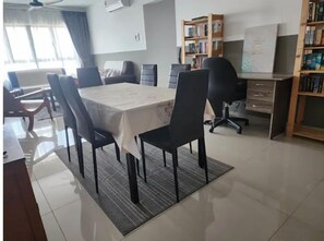 6 seater Dining 