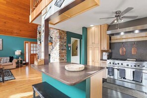 Beautiful kitchen!