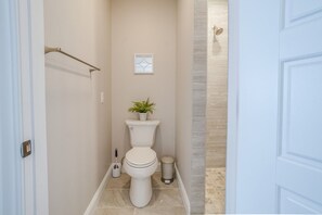 First floor en-suite bathroom 