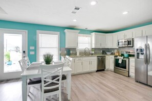 Dining Area/Kitchen | Open Floor Plan | Dishwasher | Central A/C & Heating
