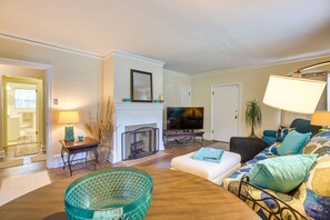 Living Area | Flat-Screen TV | Fireplace