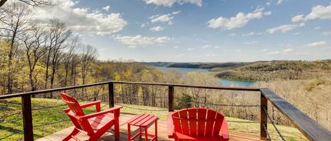 Eureka Springs Vacation Rental | 3BR | 2BA | 1,920 Sq Ft | Stairs to Access