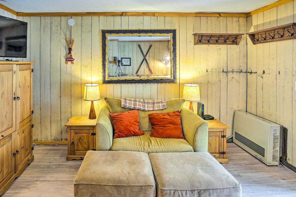 Cozy Mount Snow Condo w/ Shuttle: 1 Mi to Slopes!
