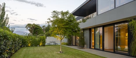 Lower level apartment & private garden area