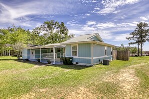 Beautiful blue house, furnished with everything you need for special get away .