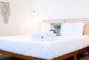 Bed linens and bath towels provided!