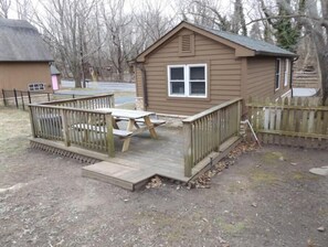 PRIVATE DECK WITH PICNIC TABLE