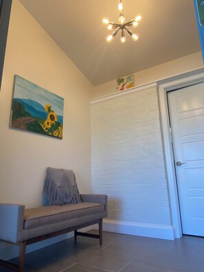 Entry room, perfect for dropping your keys & kicking off your shoes.