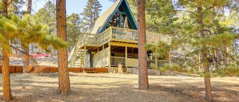 Rapid City Vacation Rental | 2BR | 2BA | 1,670 Sq Ft | Stairs Required