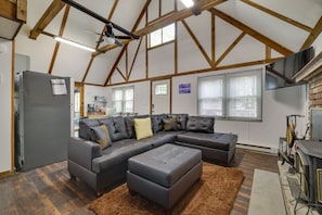 Living Room | Smart TV | Wood-Burning Fireplace