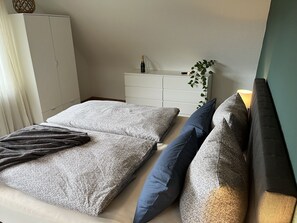 Ferienwohnung, 145 qm, 2 Schlafzimmer, max. 4 Personen-Schlafzimmer Talblick