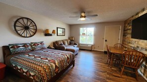 NEW! Cowboy Up! River Ranch Ground Floor Cottage 162 (1797)