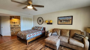 NEW! Cowboy Up! River Ranch Ground Floor Cottage 162 (1799)