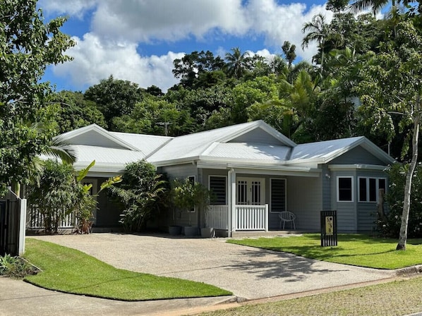 Imagine staying here the perfect Holiday Home Cairns