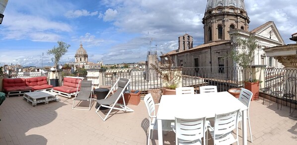 Balcony / Terrace / Patio, Building Exterior, Outdoor, Scenic View