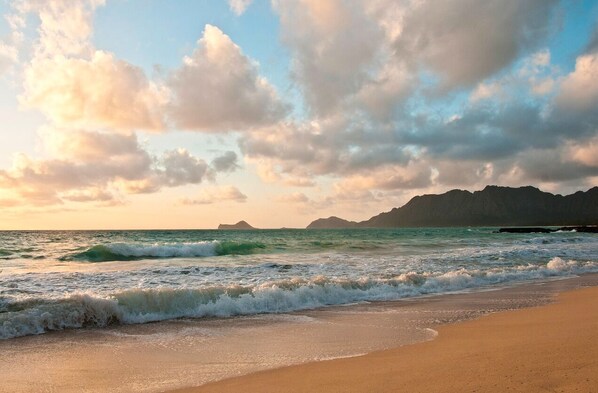 The amazing east Oahu coastline.