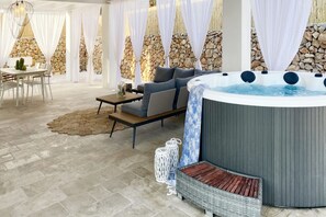 Holiday Home Swimming Pool