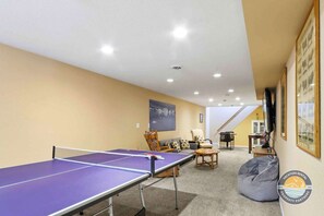 Ping pong table
