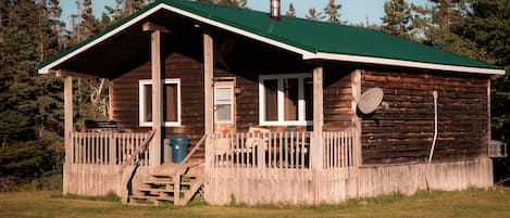 Cozy two bedroom cabins on the Cabot Trail, Wreck Cove, Nova Scotia
