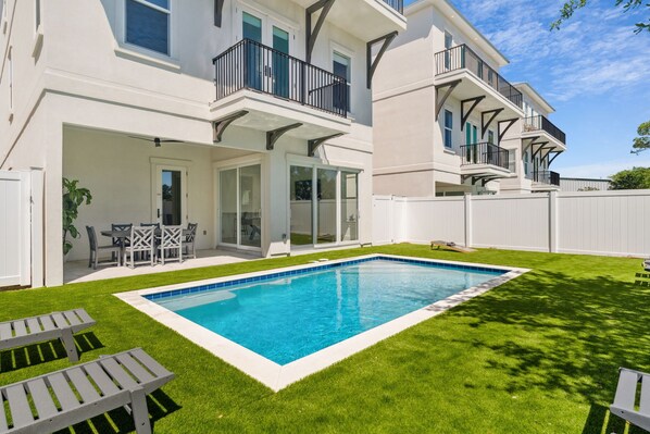 Private pool