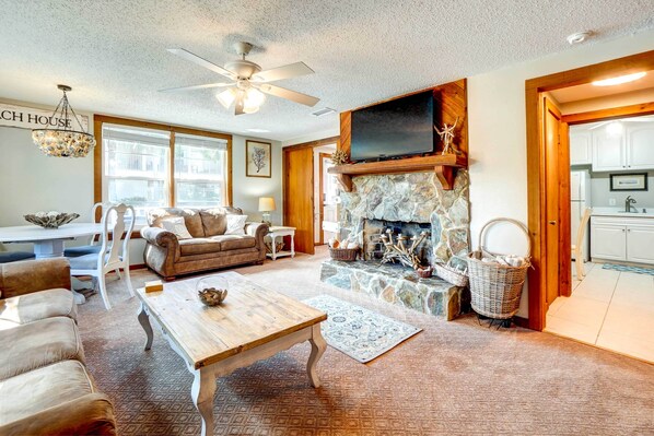 Indian Rocks Beach Vacation Rental | 2BR | 1BA | 1,100 Sq Ft | Steps Required